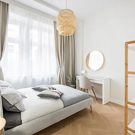 Apartment Botanique